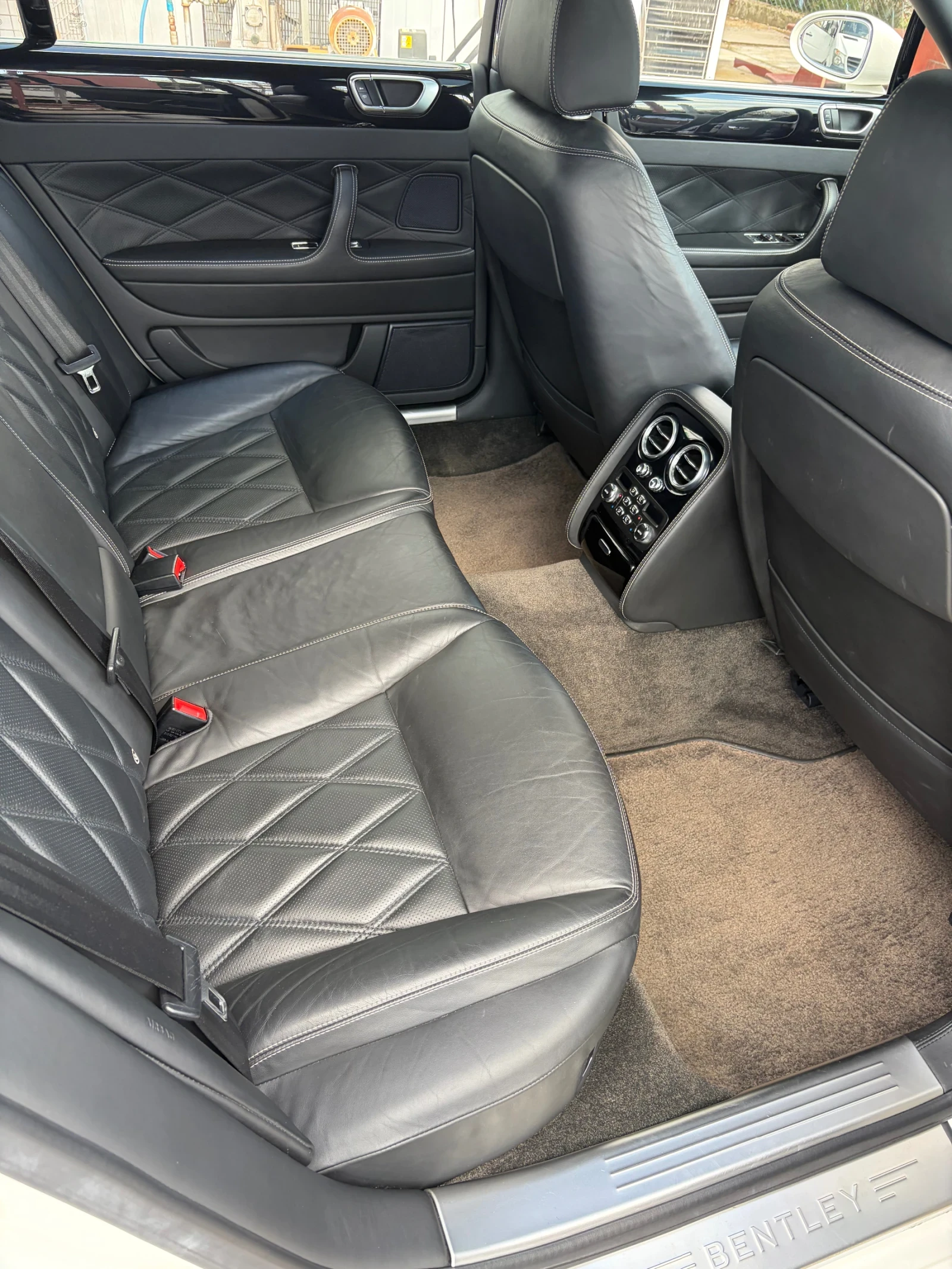 Bentley Flying Spur Бартер- Лизинг, снимка 6 - Автомобили и джипове - 55405409
