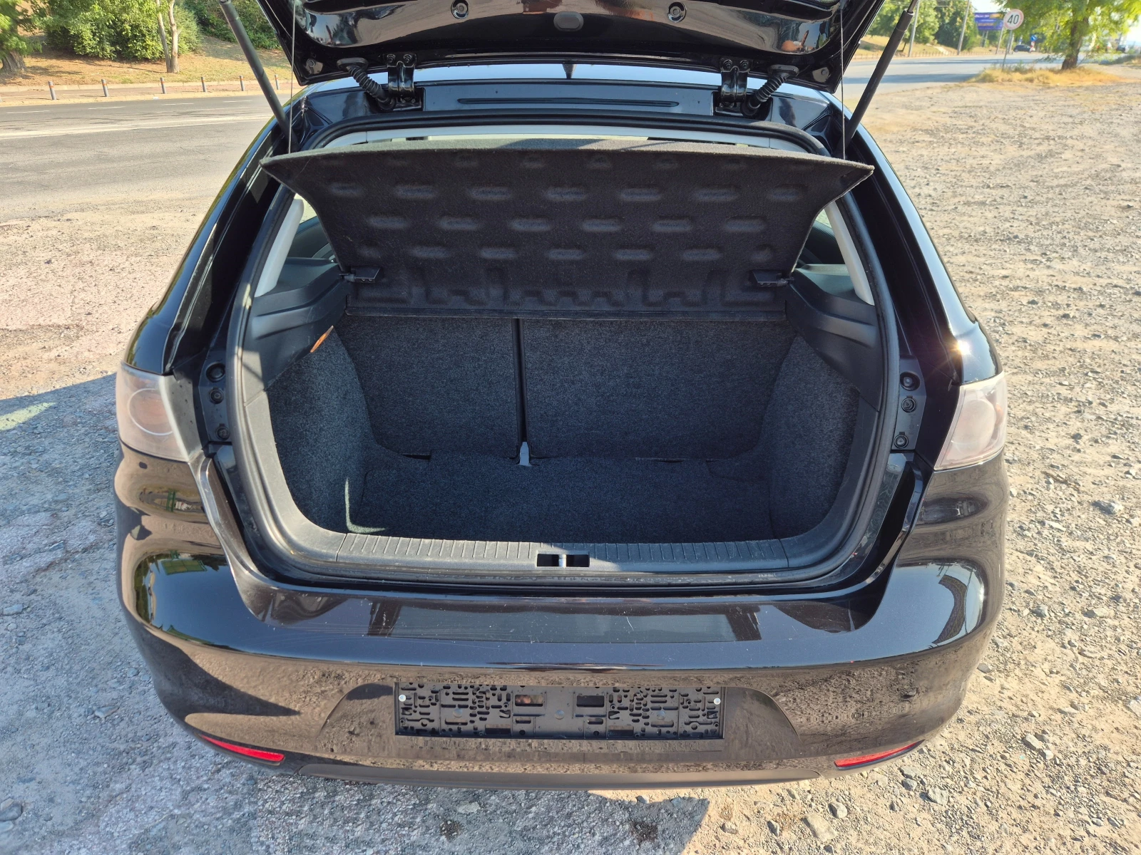 Seat Ibiza 1.2i, снимка 11 - Автомобили и джипове - 55568439