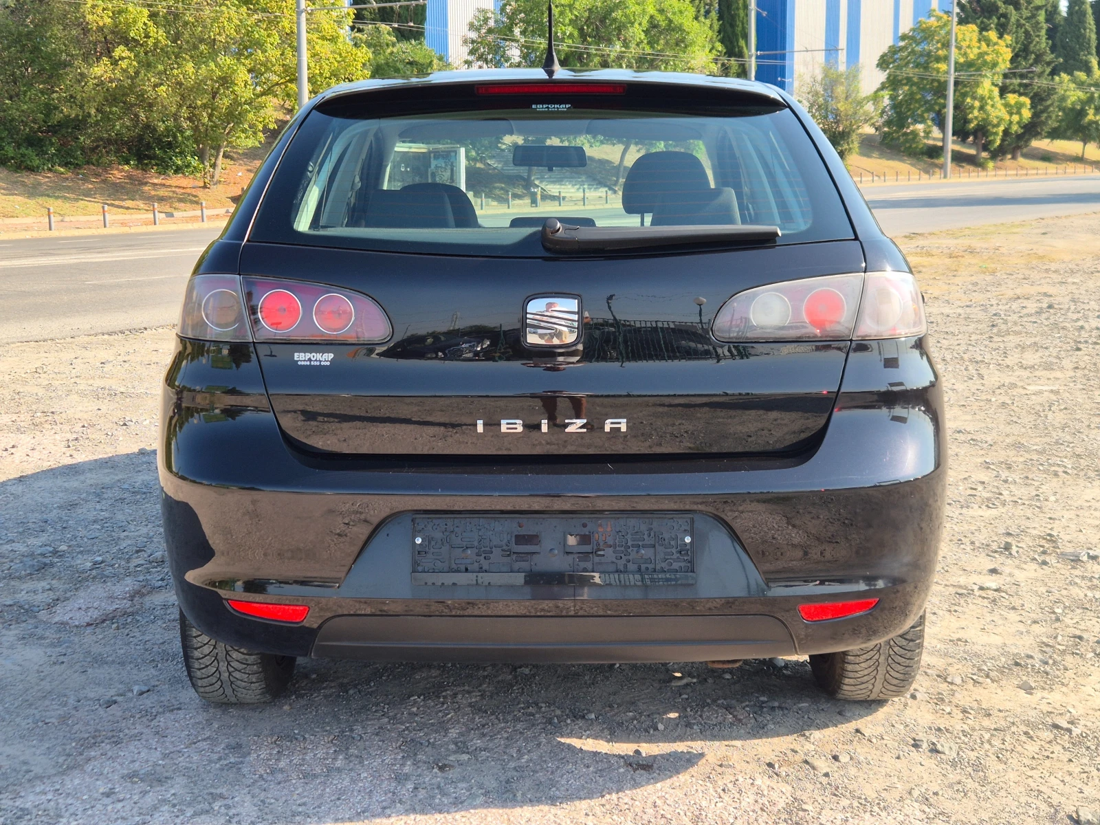 Seat Ibiza 1.2i, снимка 4 - Автомобили и джипове - 55568439