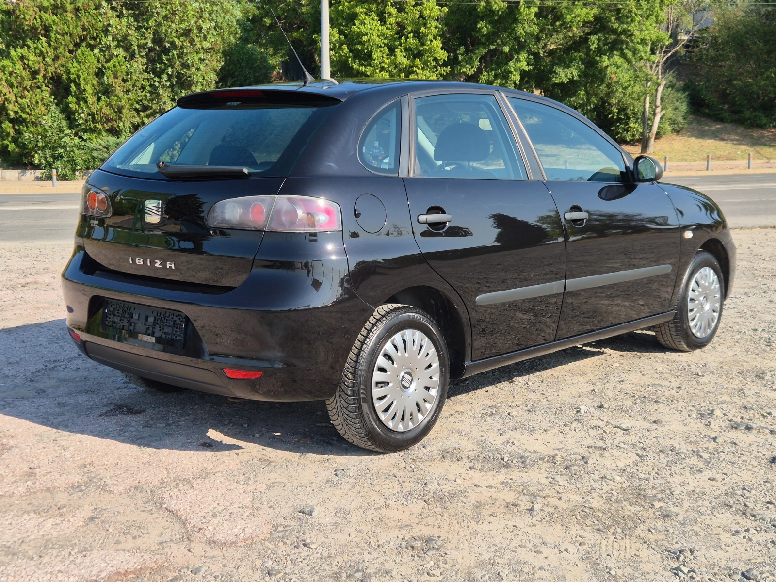 Seat Ibiza 1.2i, снимка 5 - Автомобили и джипове - 55568439