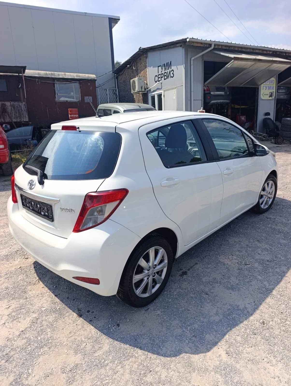 Toyota Yaris 1.3 Швейцария , снимка 4 - Автомобили и джипове - 55786810
