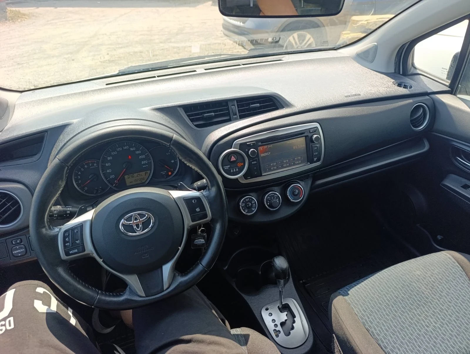 Toyota Yaris 1.3 Швейцария , снимка 9 - Автомобили и джипове - 55786810