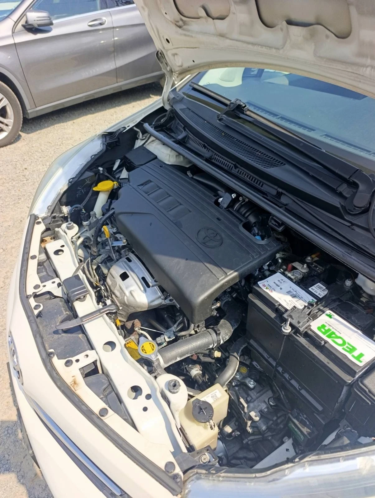 Toyota Yaris 1.3 Швейцария , снимка 12 - Автомобили и джипове - 55786810