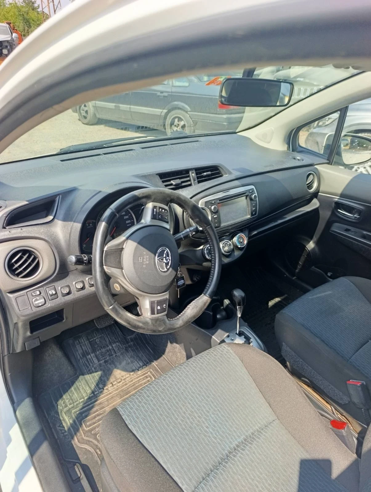 Toyota Yaris 1.3 Швейцария , снимка 7 - Автомобили и джипове - 55786810