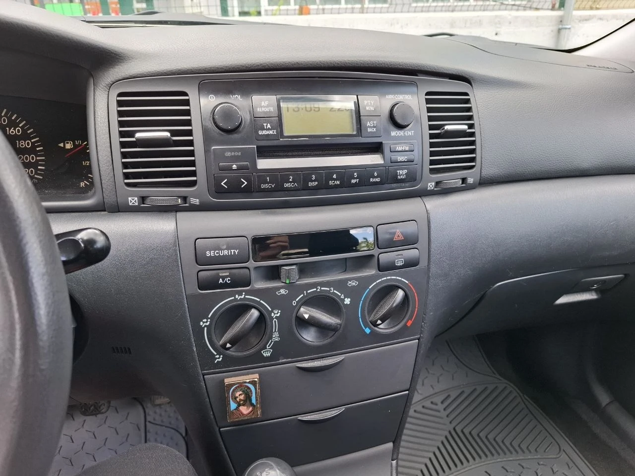 Toyota Corolla D4D, снимка 8 - Автомобили и джипове - 55810027