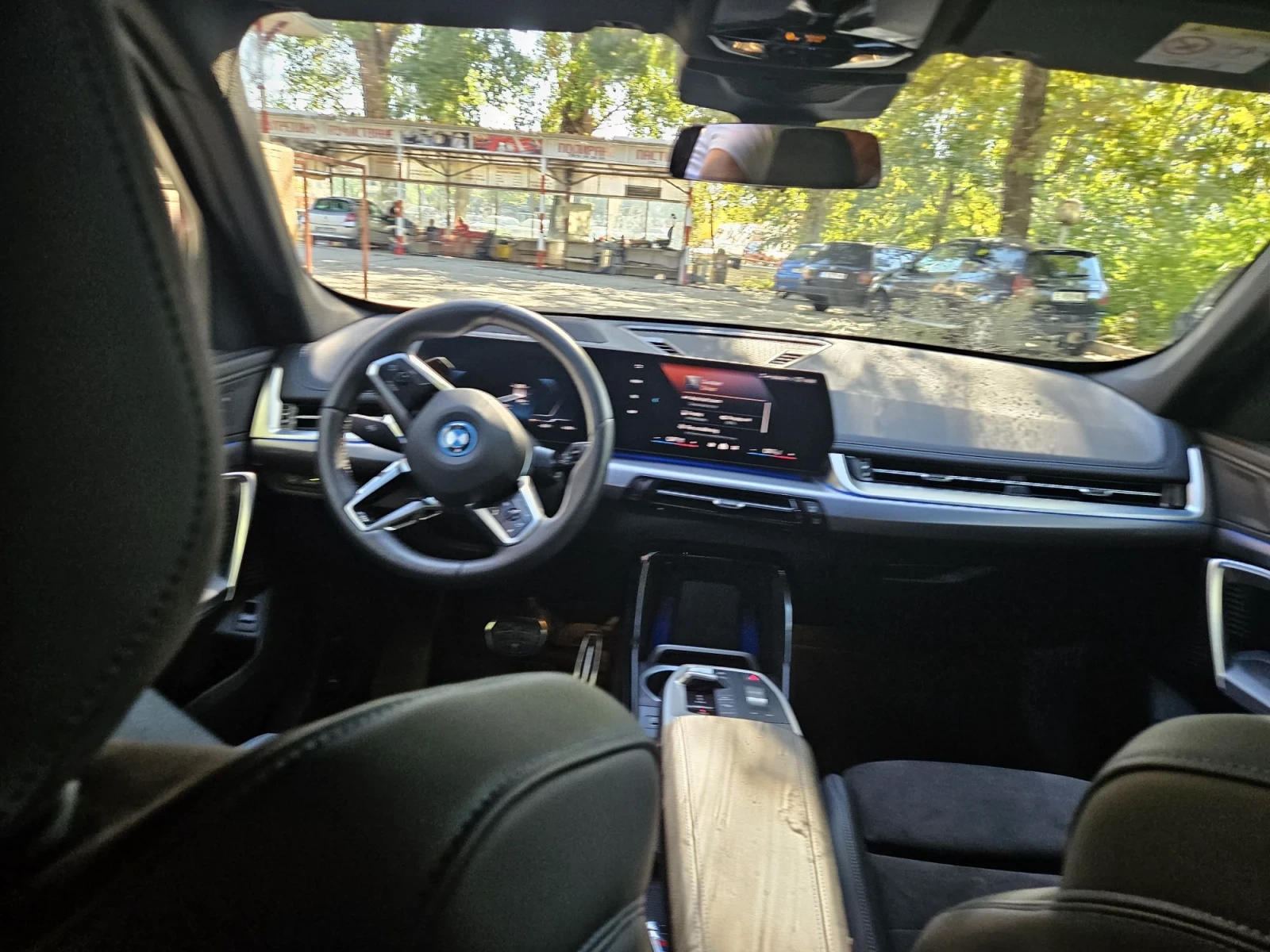BMW iX1, снимка 5 - Автомобили и джипове - 55983913