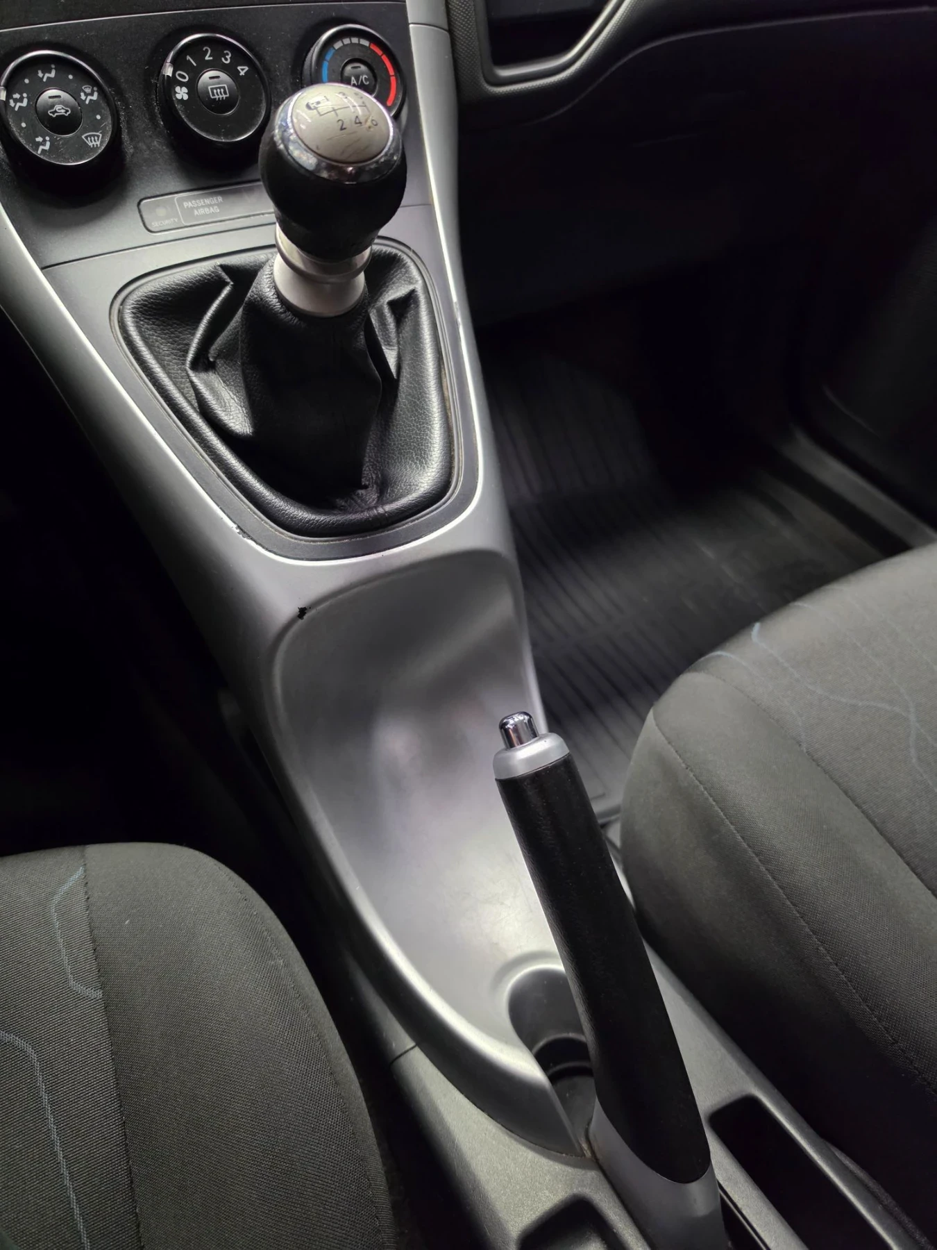 Toyota Auris 1.4D-4D* FACELIFT* 90��* PWR HEAT* �����* EURO5 | Mobile.bg � ����������� 7