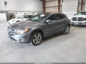  Mercedes-Benz GLA 25...