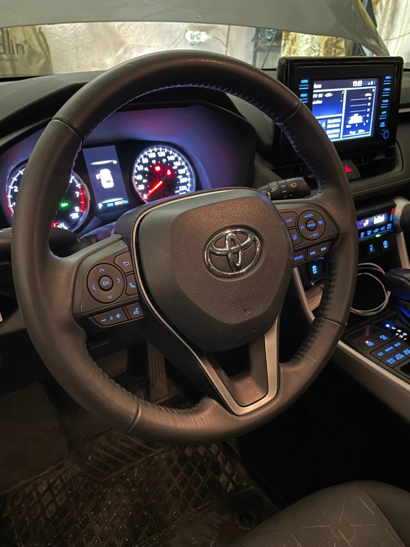 Toyota Rav4 4x4, снимка 3 - Автомобили и джипове - 52817345