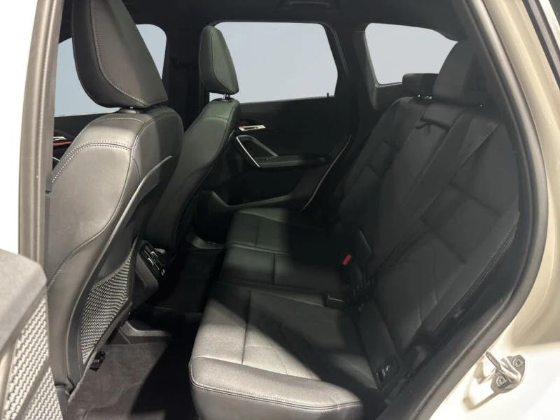 BMW X1 xDrive* АвтоКредит* (ЦЕНА ДО БГ), снимка 8 - Автомобили и джипове - 53193814