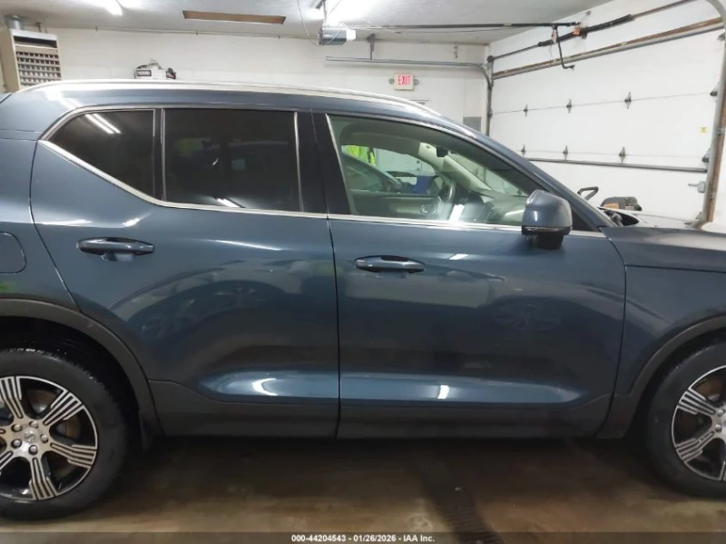 Volvo XC40 2l T5 Inscription, снимка 13 - Автомобили и джипове - 53502181