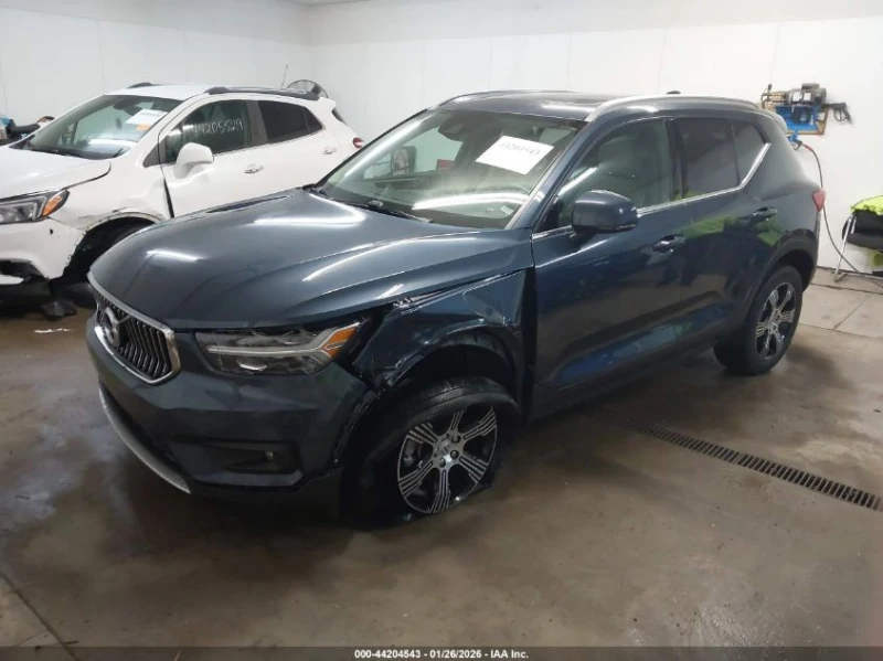 Volvo XC40 2l T5 Inscription, снимка 2 - Автомобили и джипове - 53502181