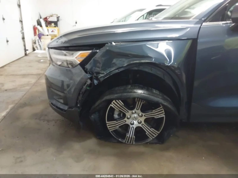 Volvo XC40 2l T5 Inscription, снимка 6 - Автомобили и джипове - 53502181