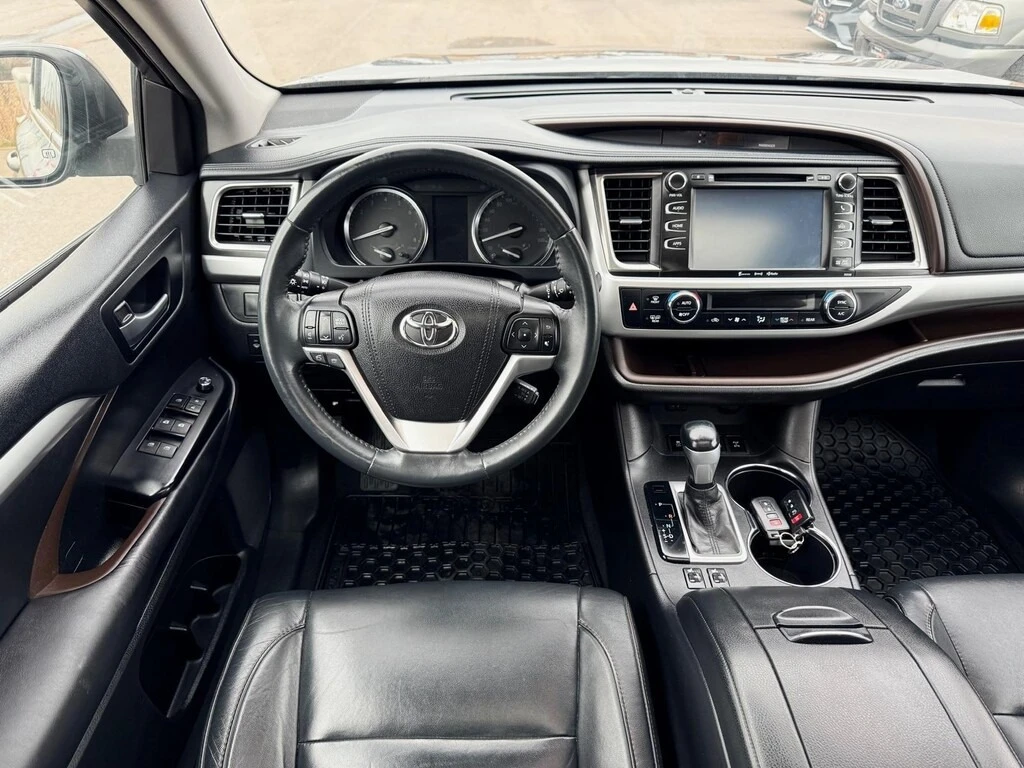 Toyota Highlander * XLE* AWD* CARFAX*  - изображение 9