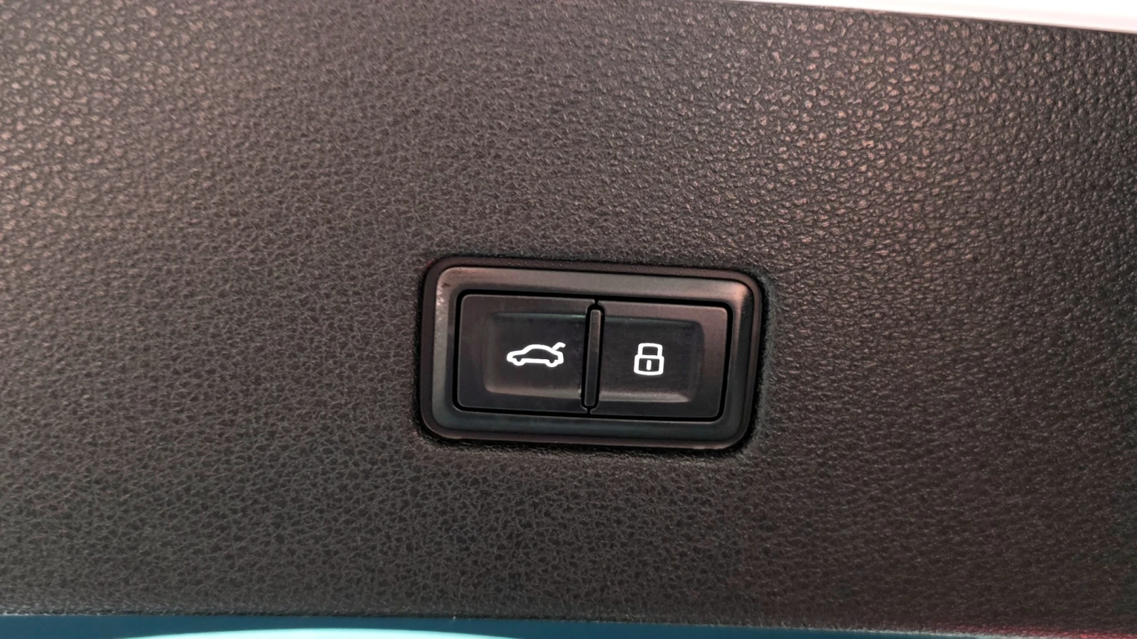 Audi Q8 MATRIX* BLK OPT* DIS* 360* HUD* ОБДУХ* SOFT-CLOSE*, снимка 17 - Автомобили и джипове - 55087389