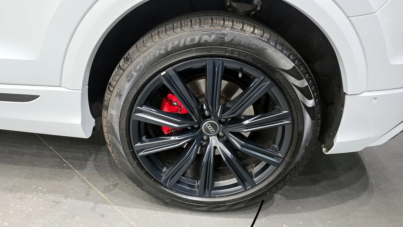 Audi Q8 MATRIX* BLK OPT* DIS* 360* HUD* ОБДУХ* SOFT-CLOSE*, снимка 5 - Автомобили и джипове - 55087389