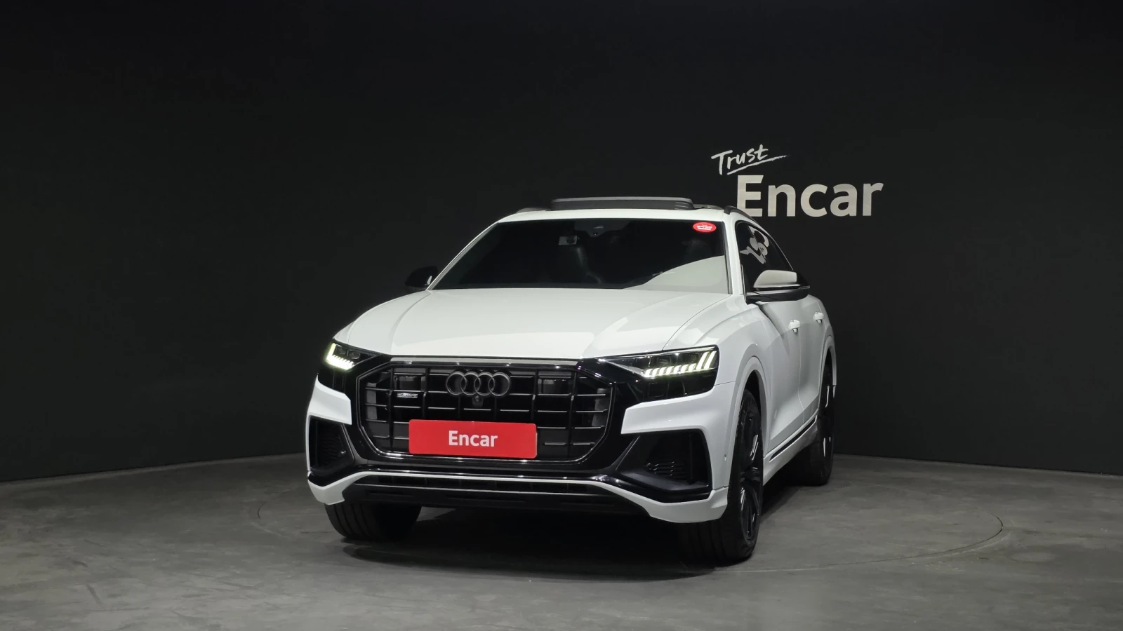 Audi Q8 MATRIX* BLK OPT* DIS* 360* HUD* ОБДУХ* SOFT-CLOSE*, снимка 2 - Автомобили и джипове - 55087389
