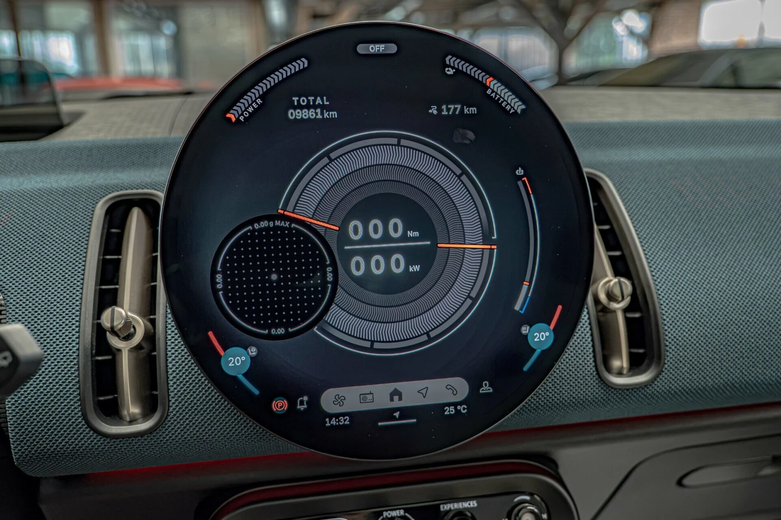 Mini Countryman 4 ALL SE/Harman Kardon/HuD/Камера 360/ACC/Панорама, снимка 13 - Автомобили и джипове - 55206934