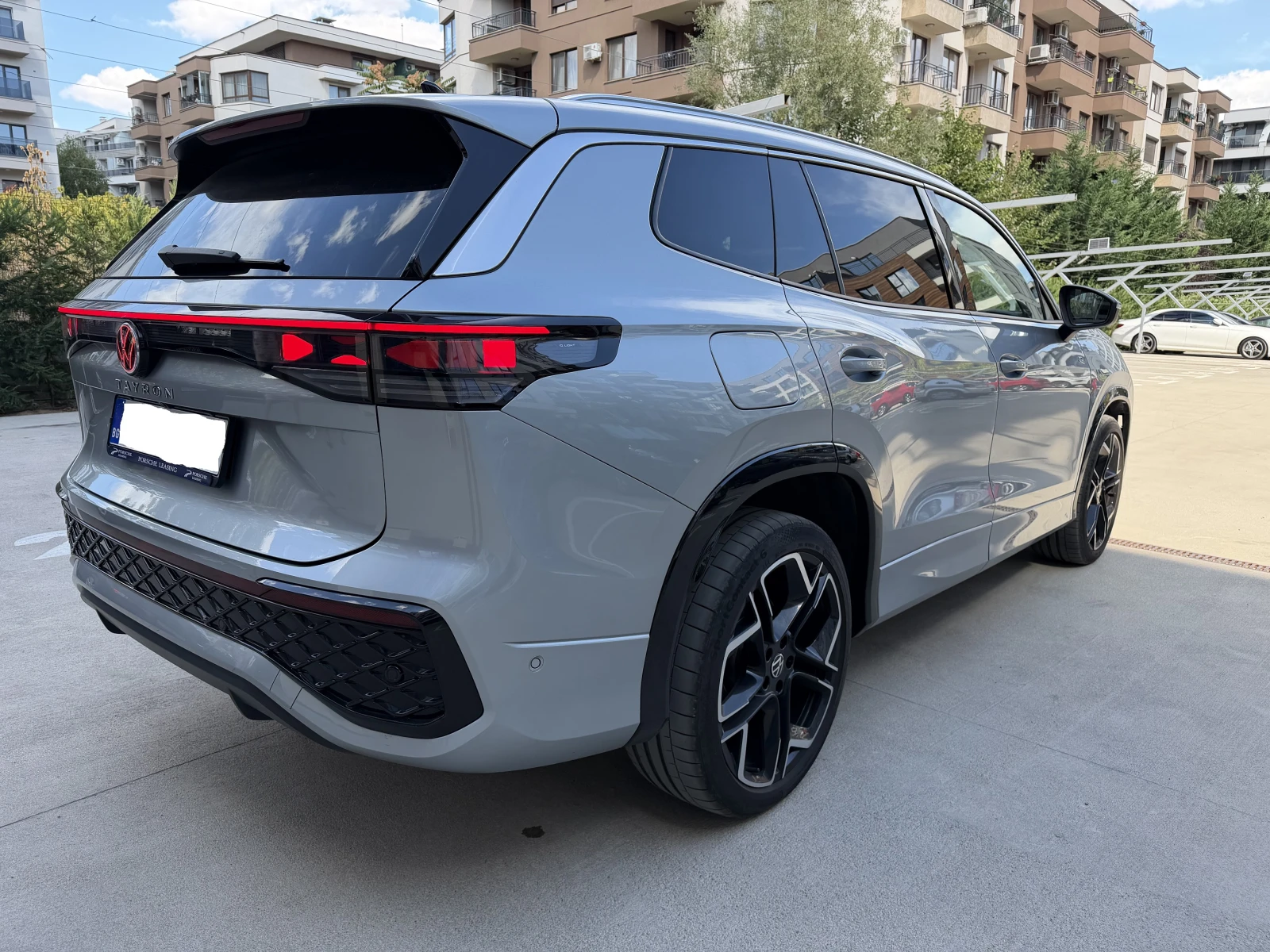 VW Tayron 2.0 TSI, R-Line, снимка 4 - Автомобили и джипове - 55962720