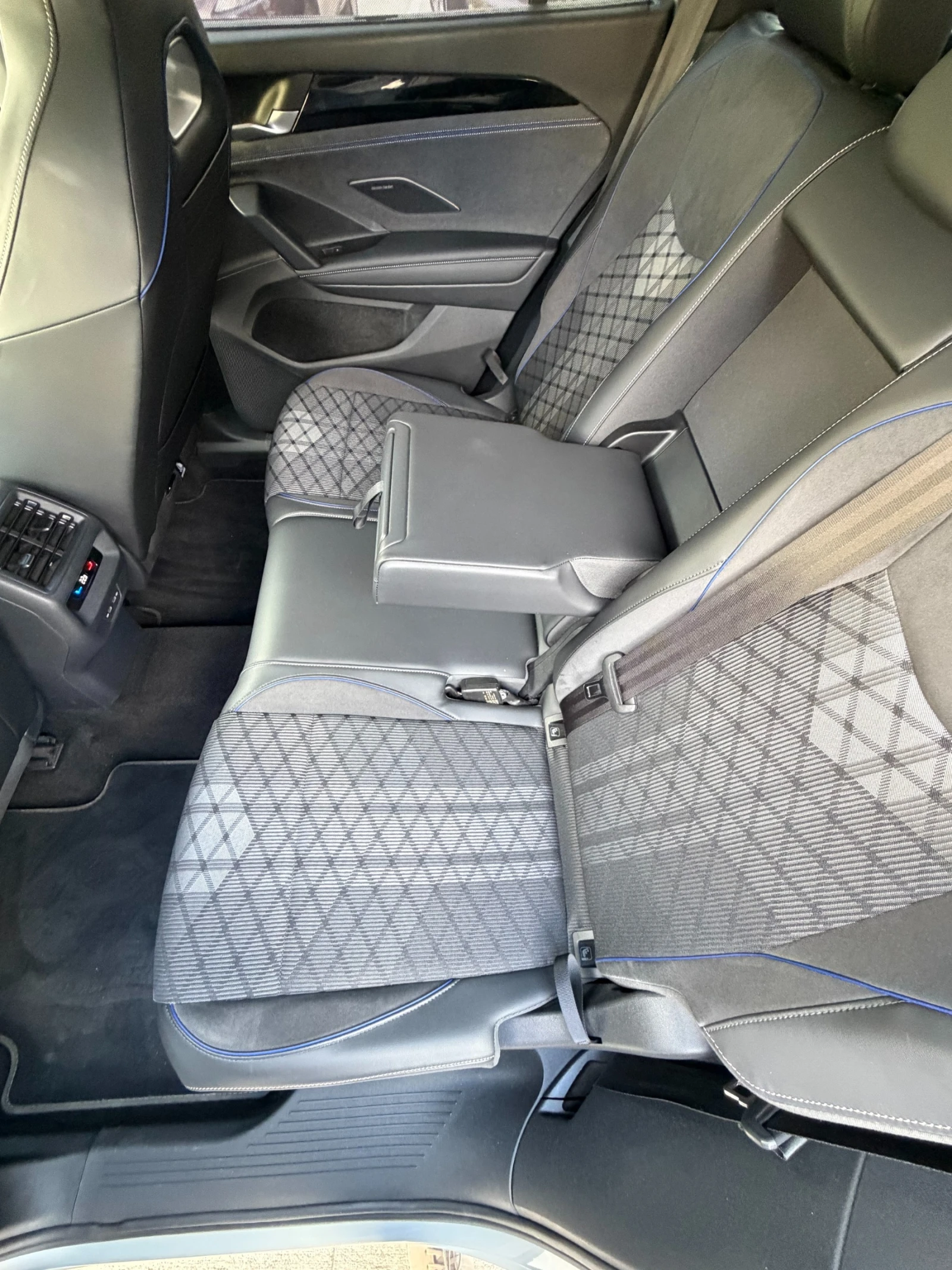 VW Tayron 2.0 TSI, R-Line, снимка 12 - Автомобили и джипове - 55962720