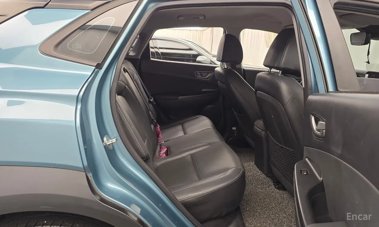 Hyundai Kona Long Range - 67 kWh | Термопомпа | FULL Екстри, снимка 8 - Автомобили и джипове - 56314798