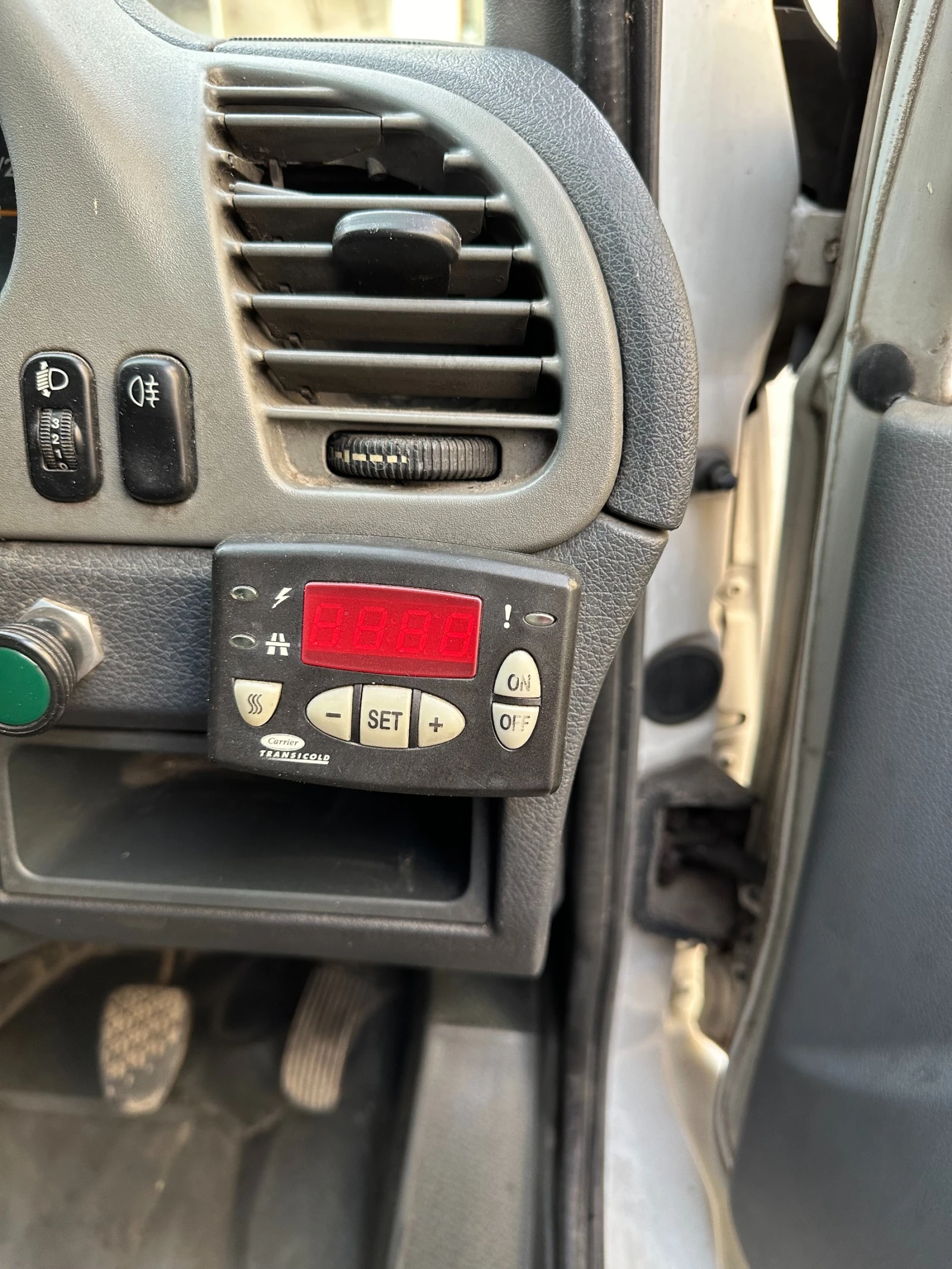 Mercedes-Benz 313, снимка 6 - Бусове и автобуси - 55539620