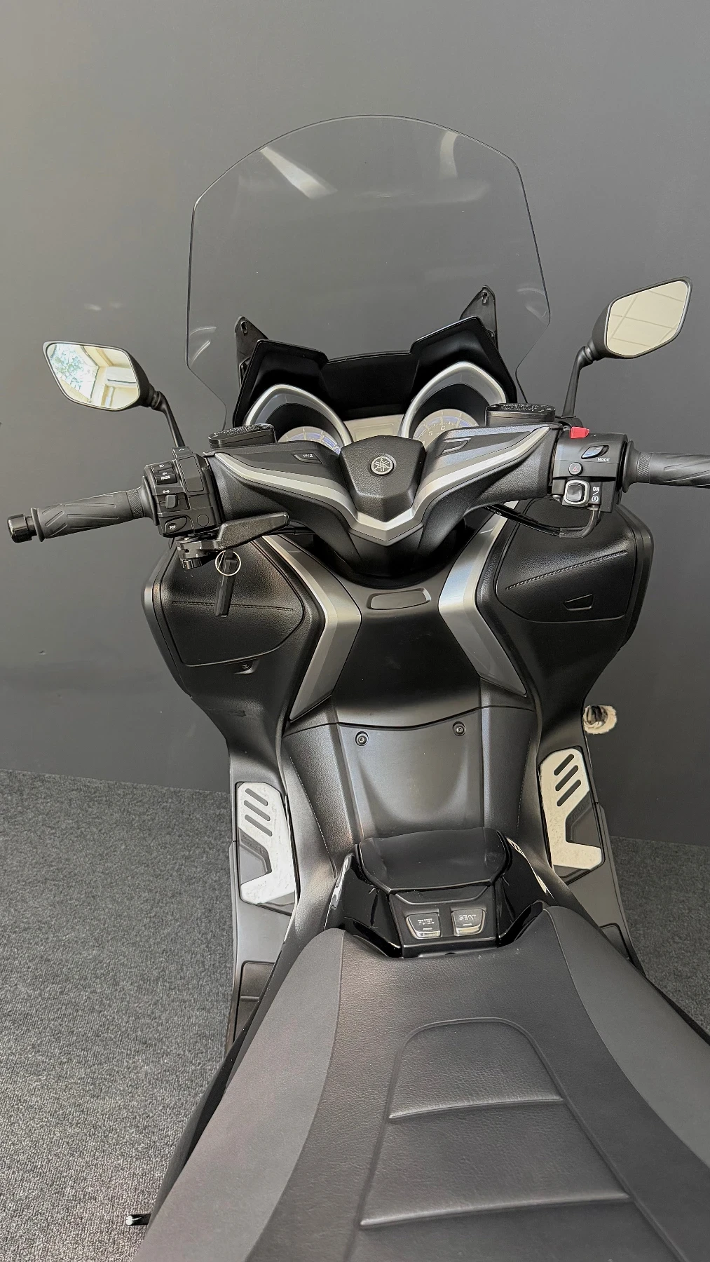 Yamaha T-max 530 Keyless , Led, TCS, снимка 16 - Мотоциклети и мототехника - 54672713