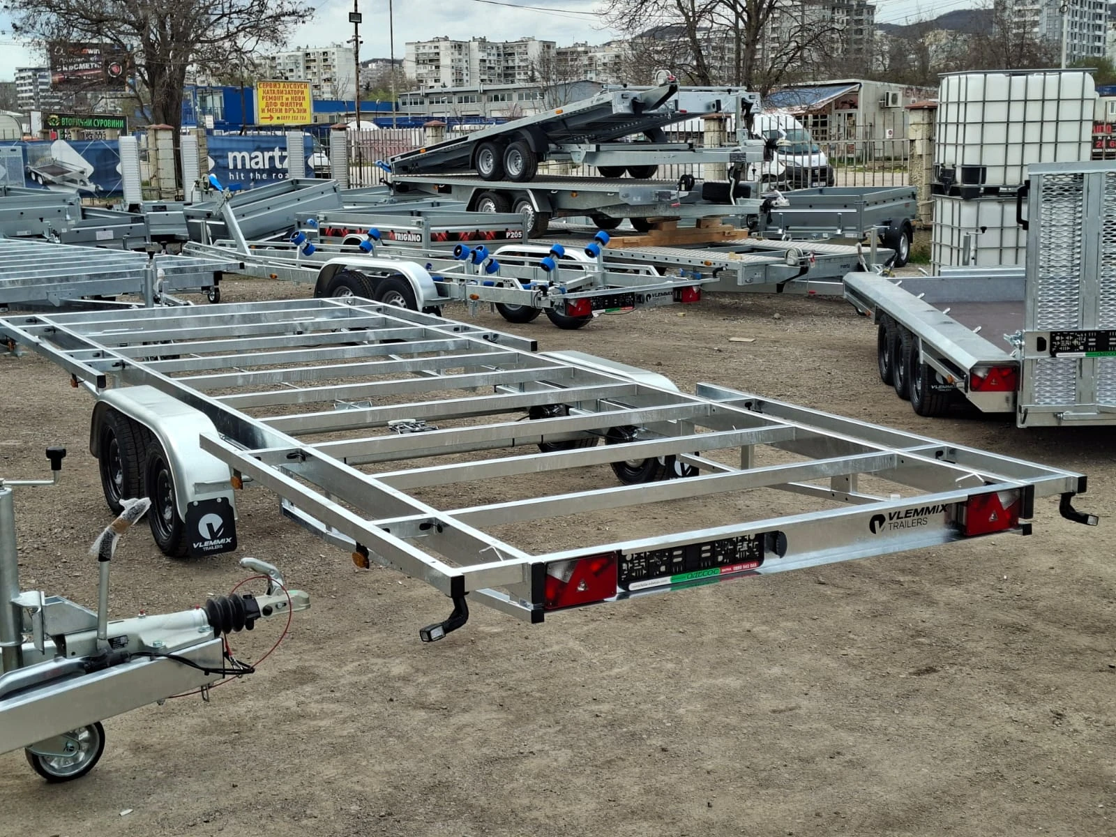 За автомобил Vlemmix TINY HOUSE 600 PLATEAU 3500KG, снимка 3 - Ремаркета - 54124903