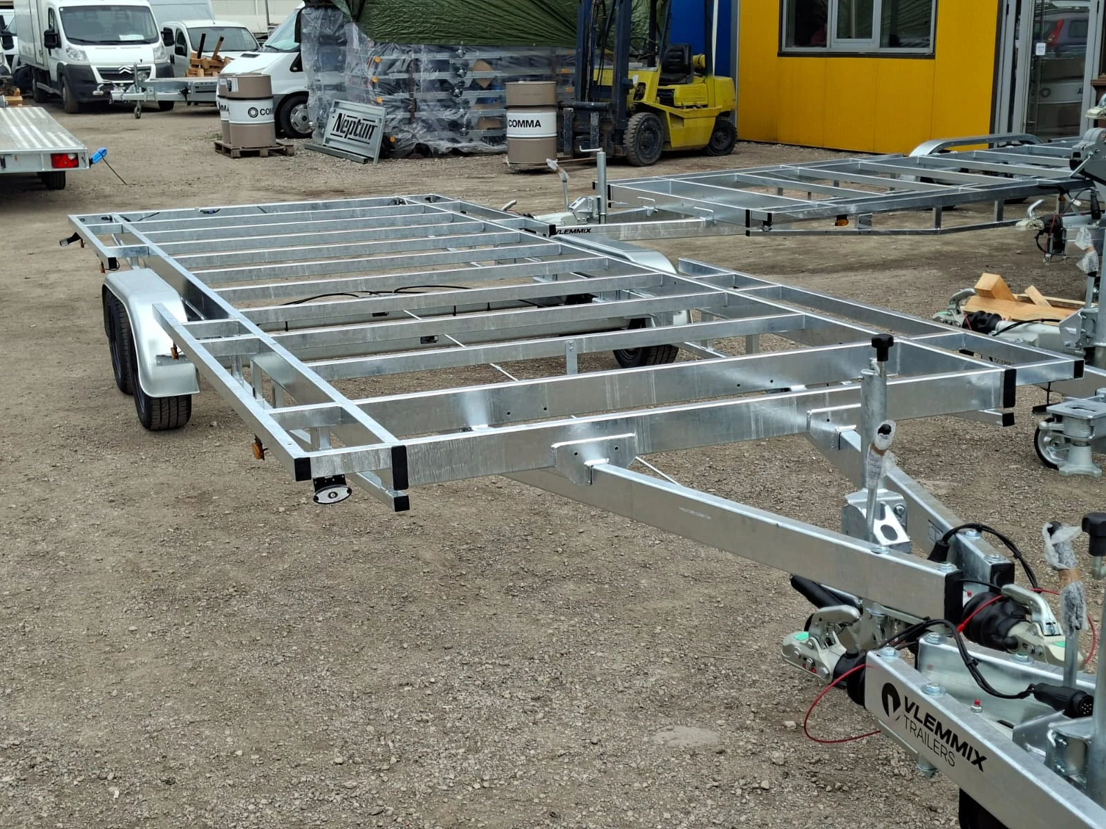 За автомобил Vlemmix TINY HOUSE 600 PLATEAU 3500KG, снимка 6 - Ремаркета - 54124903