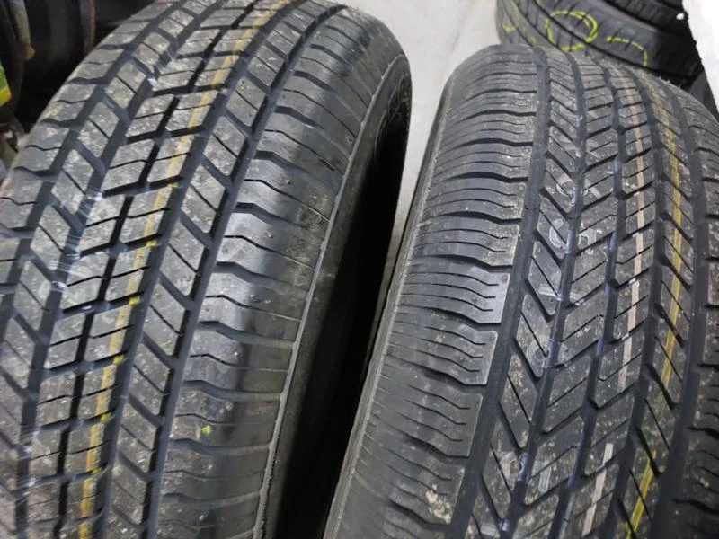 Гуми Летни 215/60R16, снимка 2 - Гуми и джанти - 35813697