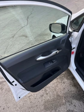 Обява за продажба на Toyota Auris 1.33 Facelift ~11 800 лв. - изображение 11 | Auto.bg Обява за продажба на Toyota Auris 1.33 Facelift ~11 800 лв. - изображение 11