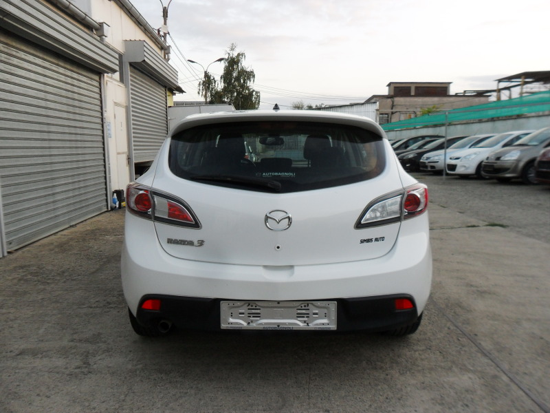 Mazda 3 1, 6i-KLIMATIK-БЯЛА ПЕРЛА -FACE, снимка 6 - Автомобили и джипове - 42250730