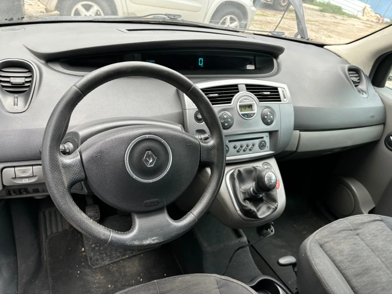 Renault Grand scenic 1.9 7местен, снимка 5 - Автомобили и джипове - 47467705