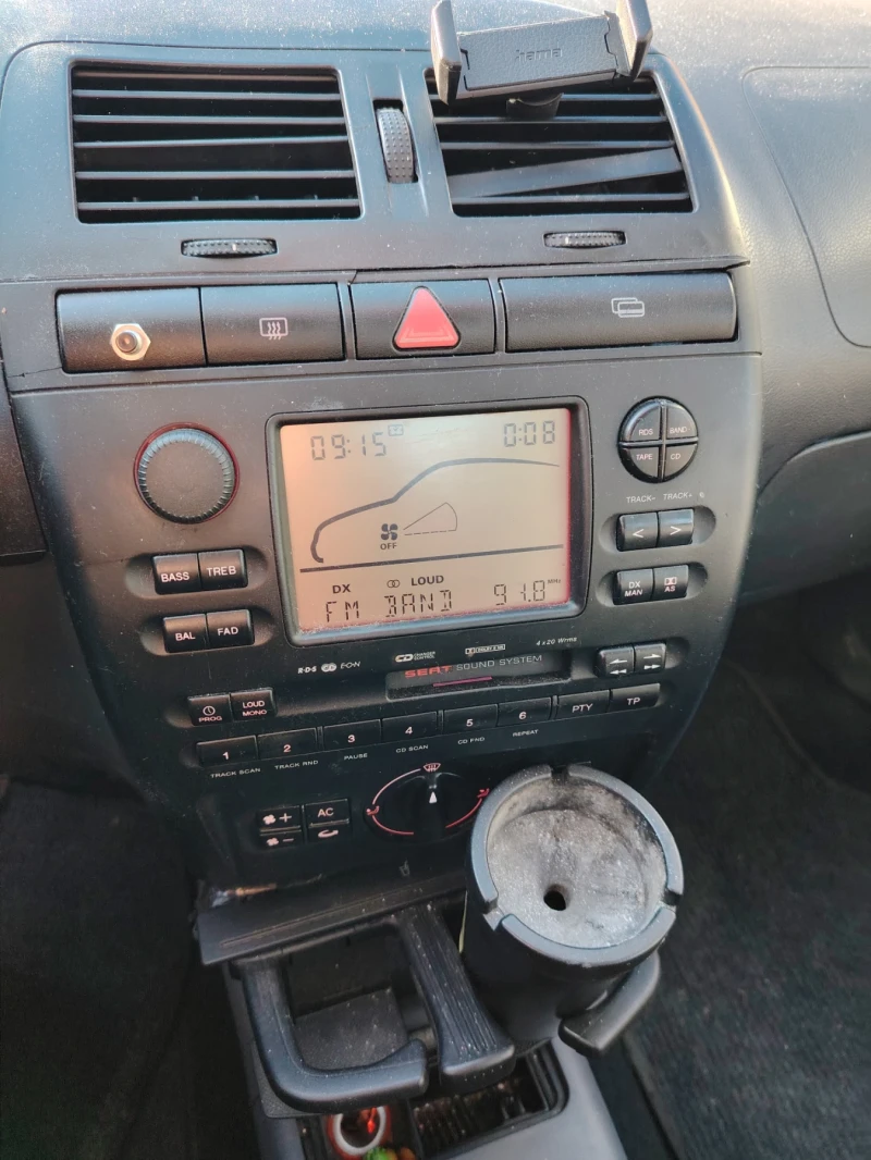 Seat Ibiza, снимка 8 - Автомобили и джипове - 47873865