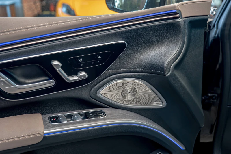 Mercedes-Benz EQS 450+ /Burmester/Подгрев/AirMatic/Virtual/AmbientPl, снимка 8 - Автомобили и джипове - 50339720