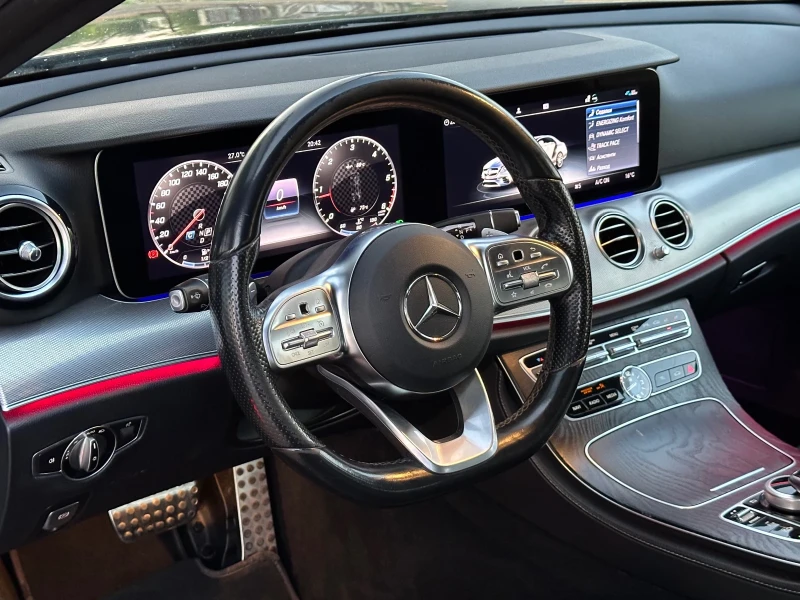 Mercedes-Benz E 220 AMG LINE* PANO* DIGITAL* ЛИЗИНГ, снимка 7 - Автомобили и джипове - 51515577
