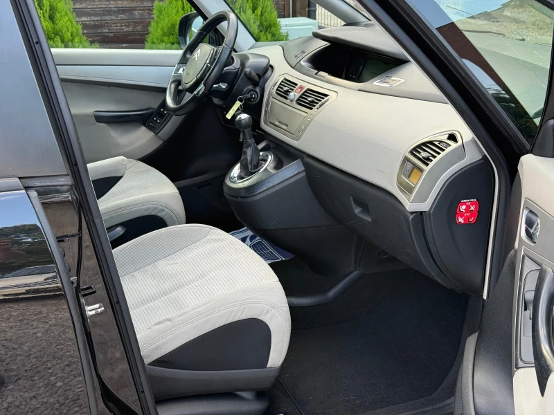 Citroen C4 Picasso 1.6HDi 109к.с * Климатроник* , снимка 11 - Автомобили и джипове - 51125332
