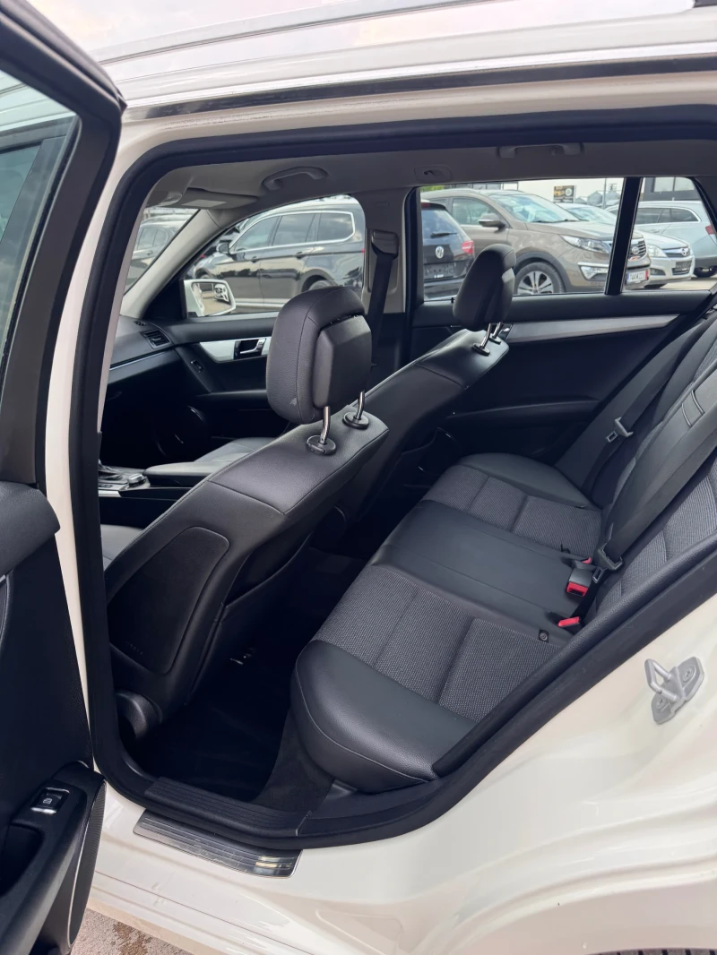 Mercedes-Benz C 220 * TOP* NAVI* , снимка 9 - Автомобили и джипове - 51184758