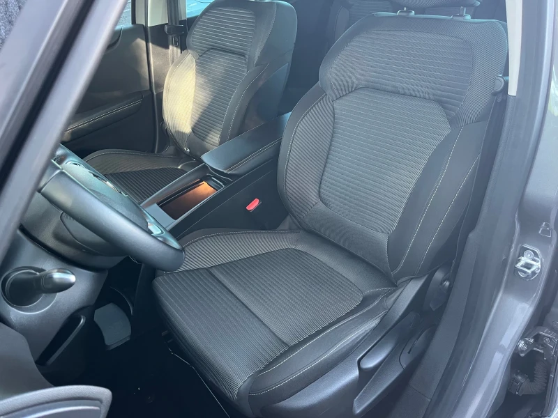 Renault Scenic, снимка 12 - Автомобили и джипове - 51504183