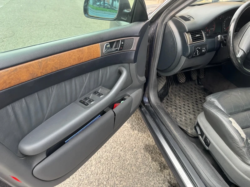 Audi A6 2.5 TDI, снимка 8 - Автомобили и джипове - 52463146