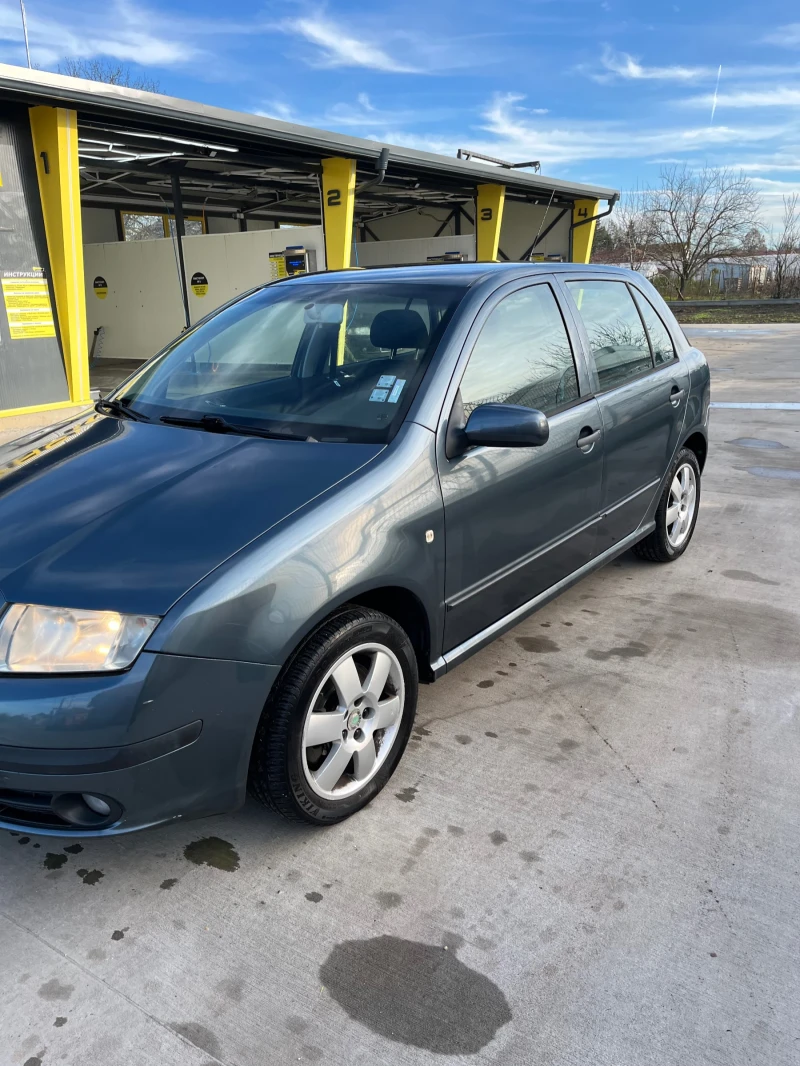 Skoda Fabia 2.0 MPI, снимка 2 - Автомобили и джипове - 52544315
