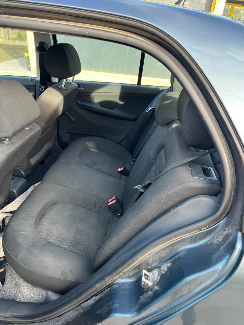 Skoda Fabia 2.0 MPI, снимка 6 - Автомобили и джипове - 52544315