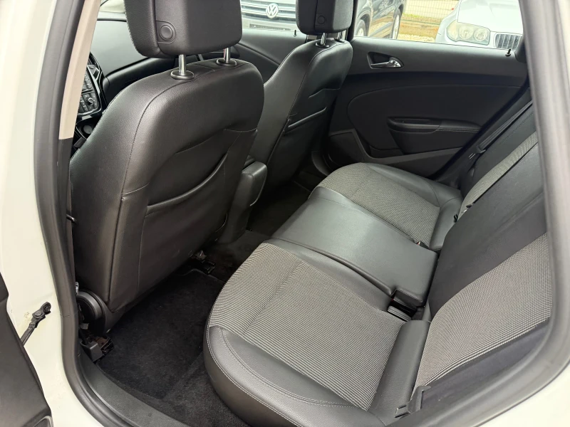 Opel Astra 1.6CDTI - 110к.с., снимка 15 - Автомобили и джипове - 52639951