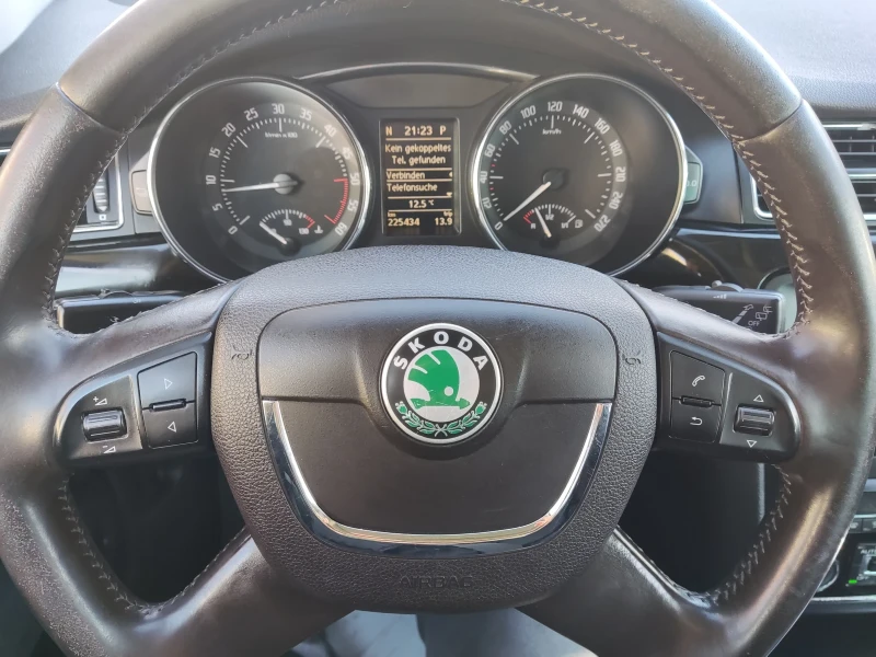 Skoda Superb 2.0TDI Laurint&Klement, снимка 15 - Автомобили и джипове - 52714846