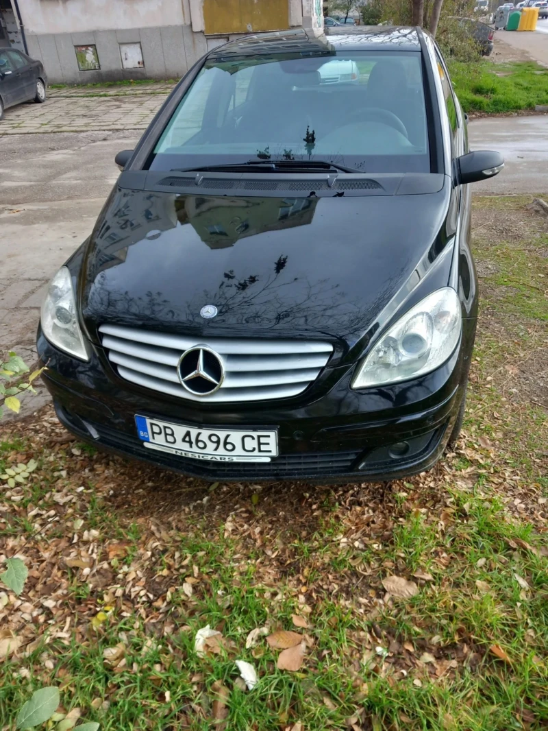 Mercedes-Benz B 180