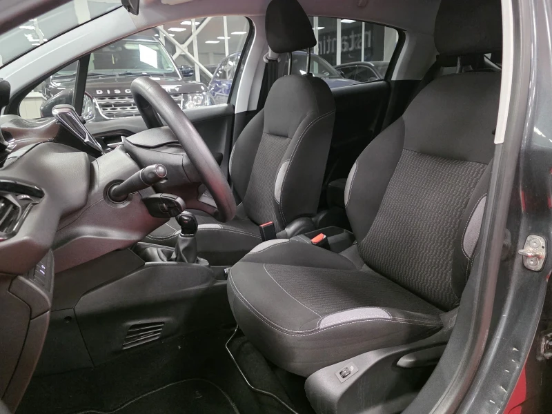 Peugeot 208 1.6 HDI | 100hp | EU6 | Напълно обслужена , снимка 9 - Автомобили и джипове - 53294287