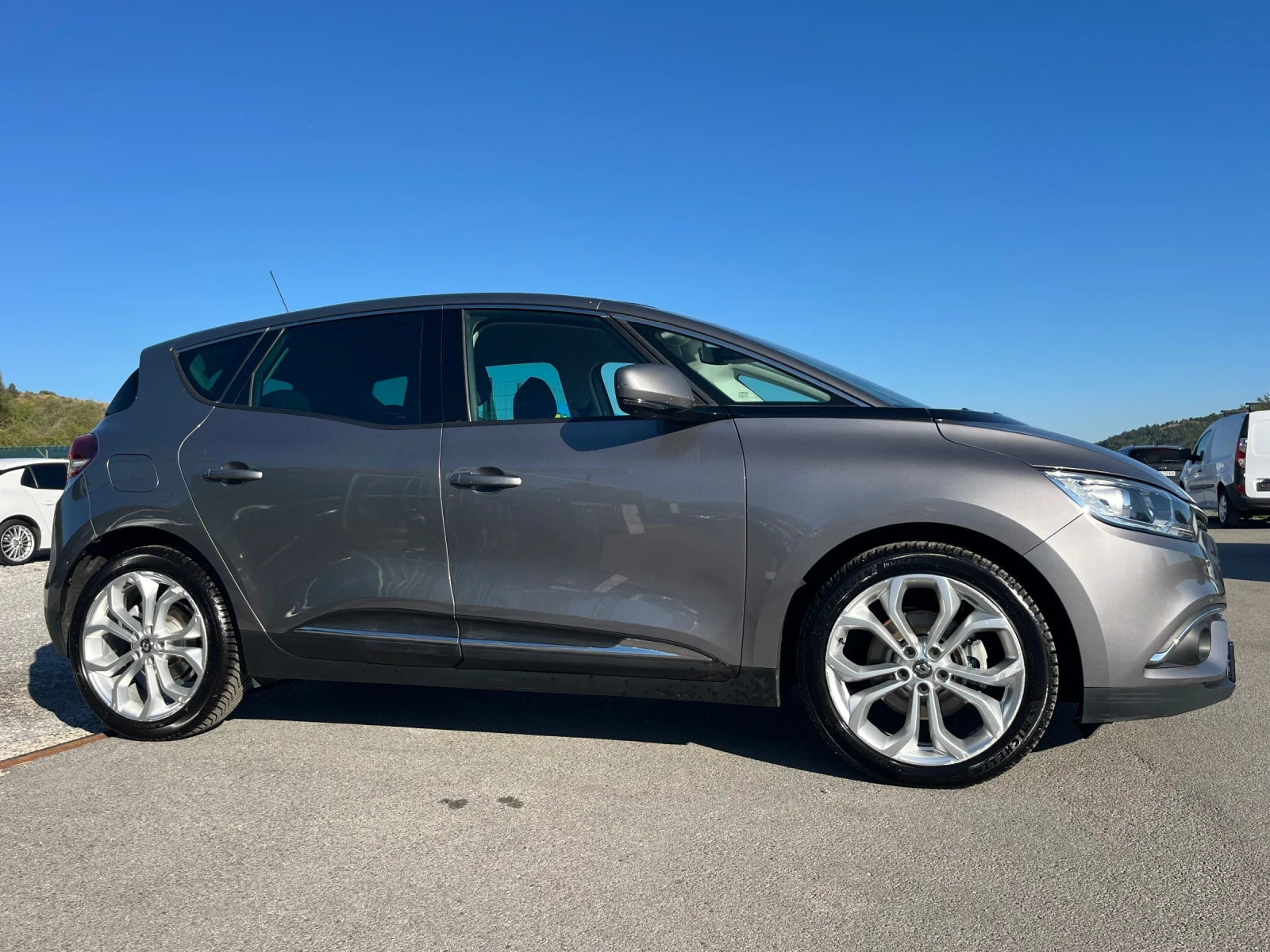 Renault Scenic, снимка 1