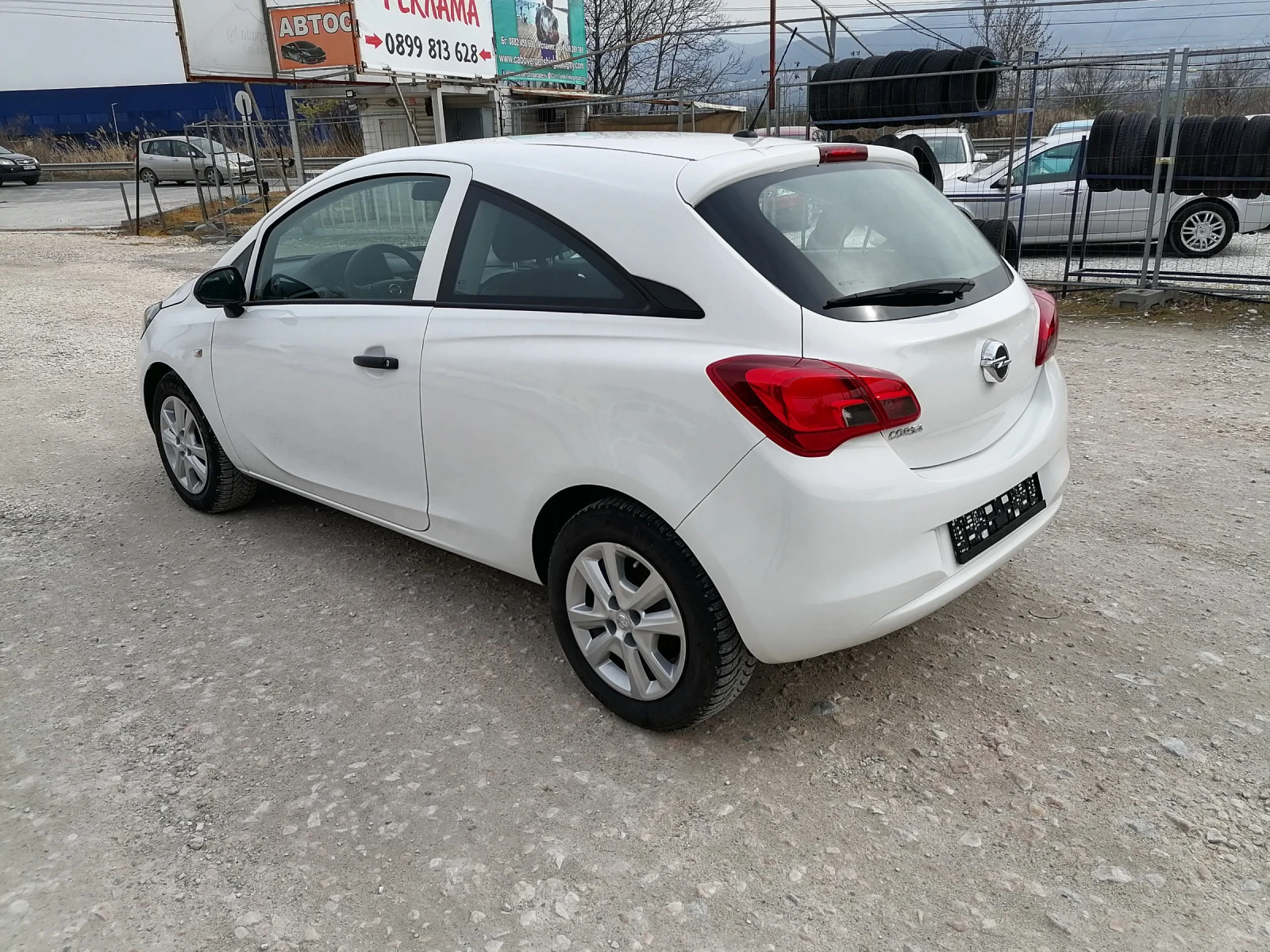 Opel Corsa Нов внос Бензин 46000 км  - изображение 4