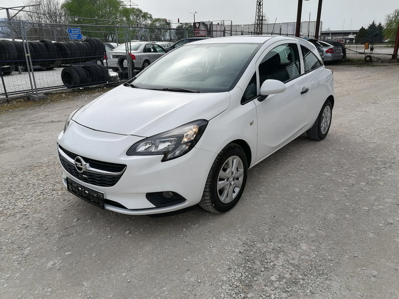 Opel Corsa Нов внос Бензин 46000 км  - изображение 2