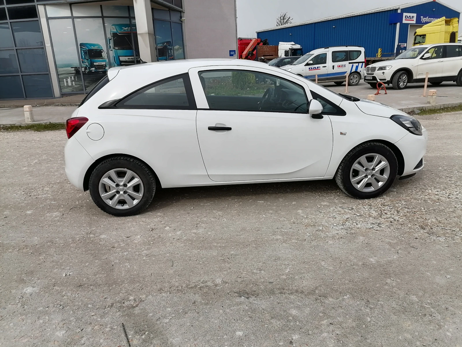 Opel Corsa Нов внос Бензин 46000 км  - изображение 7